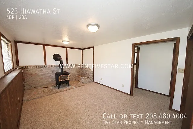 523 Hiawatha St — Photo 13