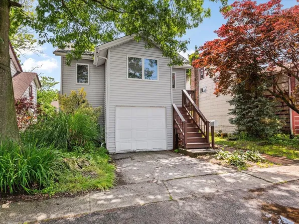 722 Brook Court, North Baldwin, NY 11510