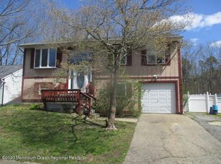 17 Tiller Dr, Barnegat, NJ 08005