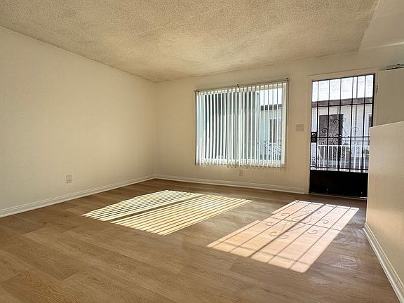 3rd image of 14719 S Berendo Ave #4