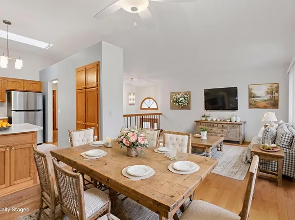 1617 Clemson Dr #B, Eagan, MN 55122