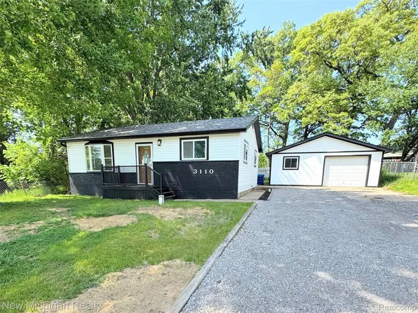 3110 McGinnis Dr, Fenton, MI 48430