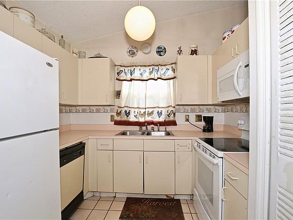 3rd image of 9308 Sonoma Dr