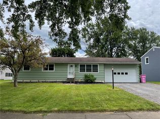 17 Lori Ln, Rochester, NY 14624