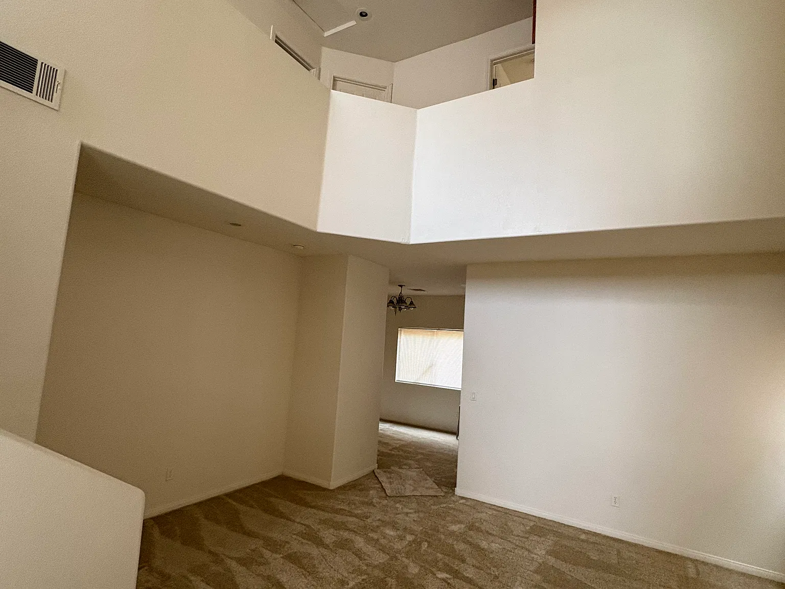 3 bed, 2.5 bath, 1321 sqft, $1,700 — Photo 3