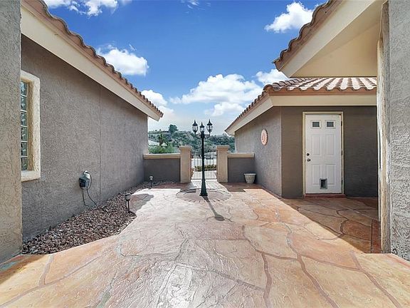5th image of 808 Brussels Way