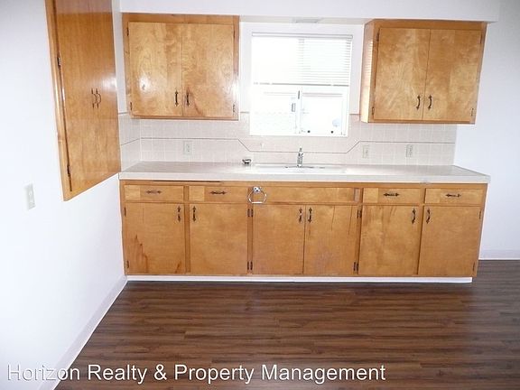 4th image of 2736-B Alder Ave