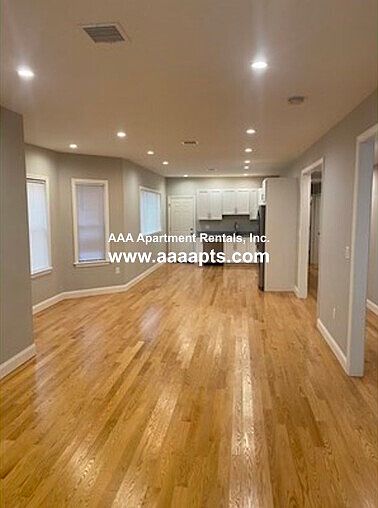 2nd image of 226 Fellsway W