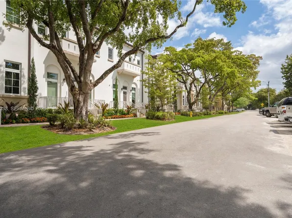628 Santander Ave APT 3, Miami, FL 33134