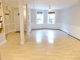 Rented by R New York