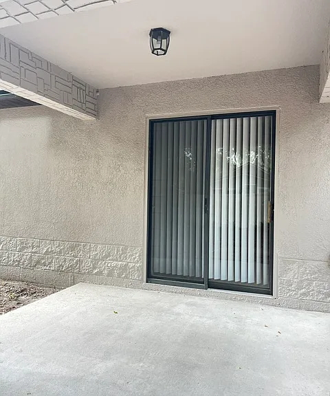 733 E Indiana Ave — Photo 17