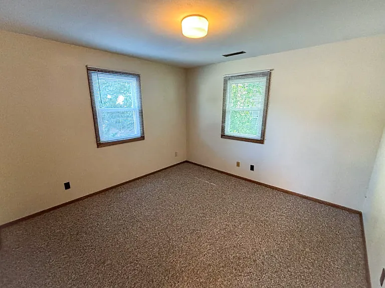 105 E Grand Ave #2 — Photo 8