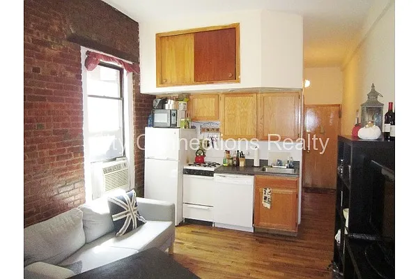 Rented by City Connections Realty | media 52