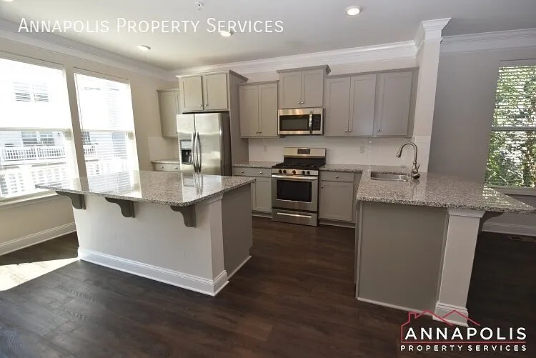 318 bright light court — Photo 2