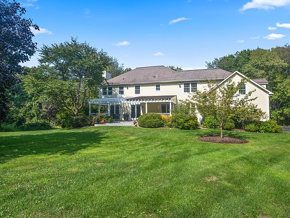 2nd image of 311 Bedford Banksville Rd