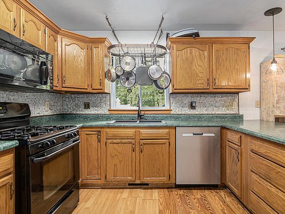 2nd image of 10279 Rosewood Ct