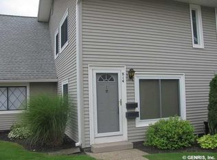 814 Eastbrooke Ln, Rochester, NY 14618