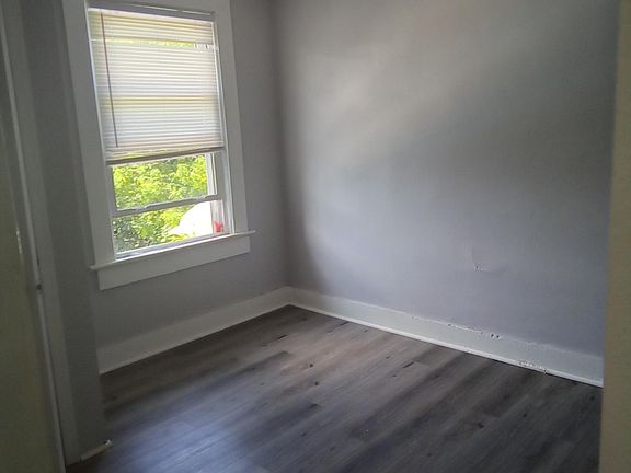 2nd image of 124 Crown Ave