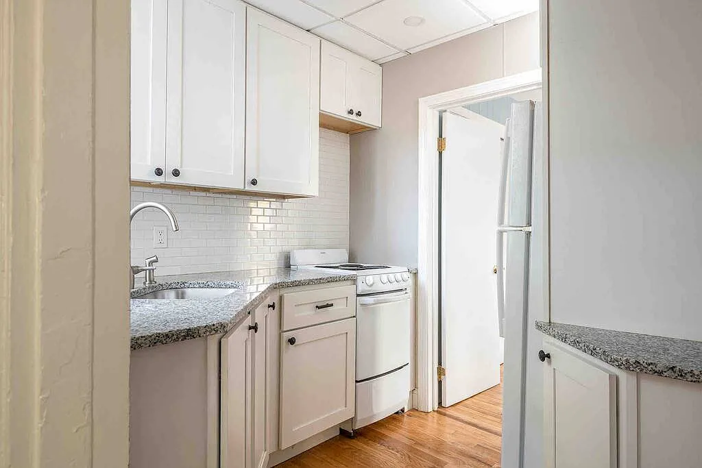 1 bed, $2,400 — Photo 4
