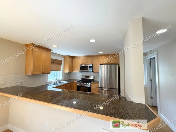 2652 NW 56th St, Seattle, WA 98107