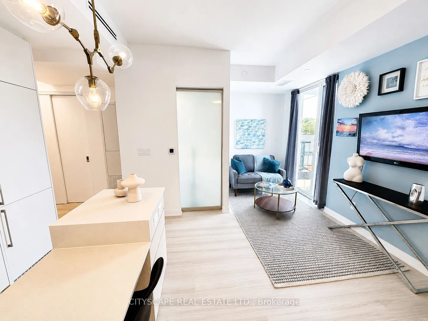 2 bed, $2,575 — Photo 1