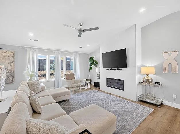 4 bed, 1866 sqft, $4,500 — Photo 4
