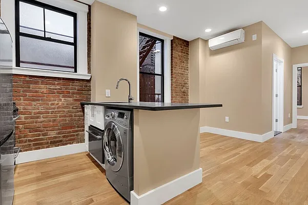 Rented by Cooper & Cooper Real Estate | media 28