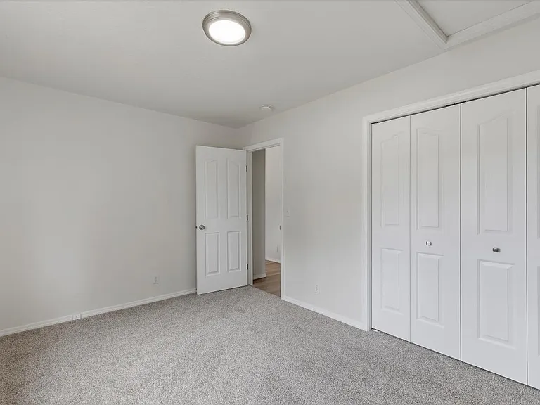 1950 E Challis Dr — Photo 12