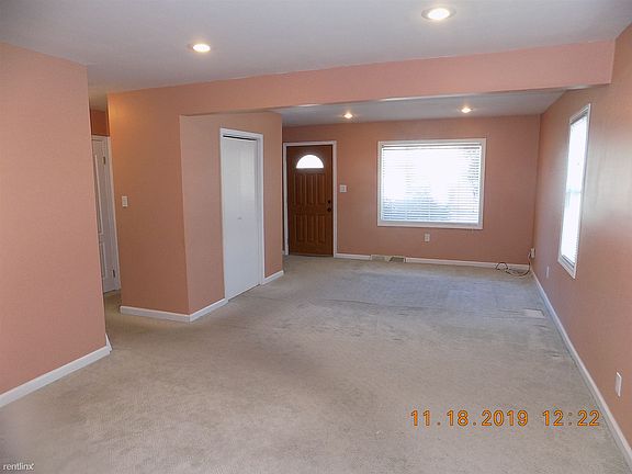 4th image of 150 Evaline Ave