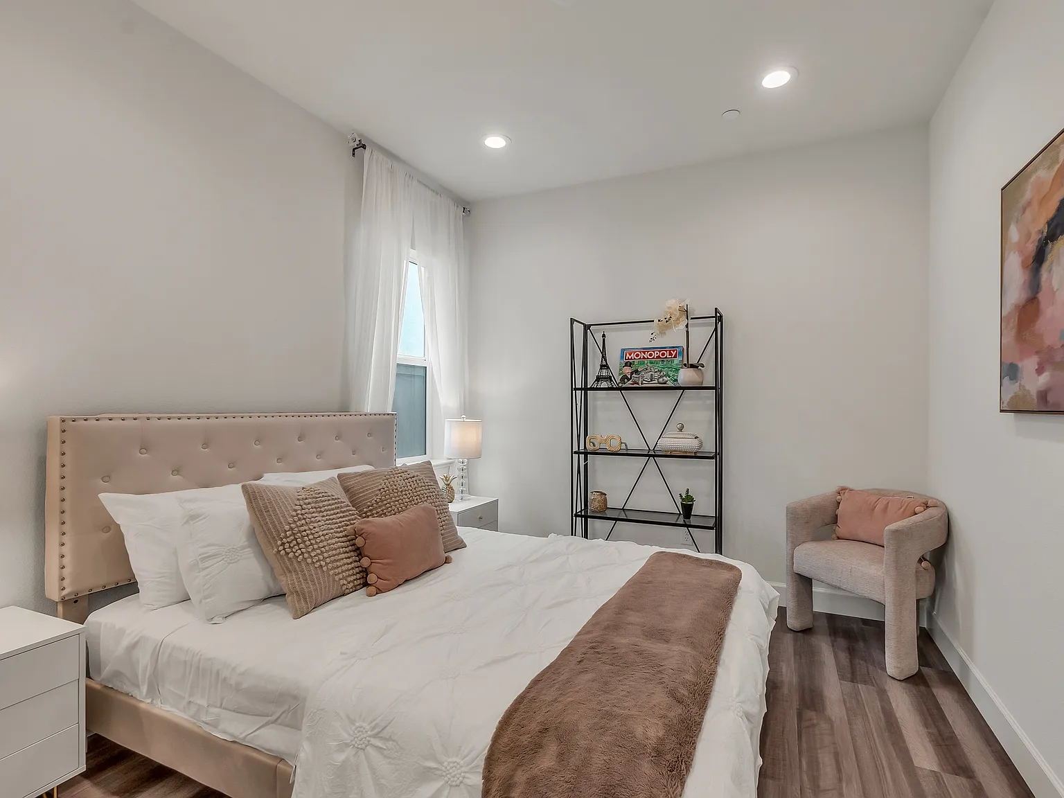 2 bed, $2,000 — Photo 2