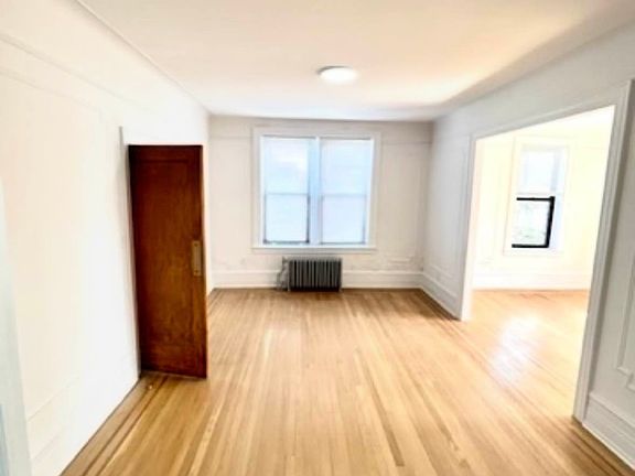 4th image of 127 Beach 119 St #5A