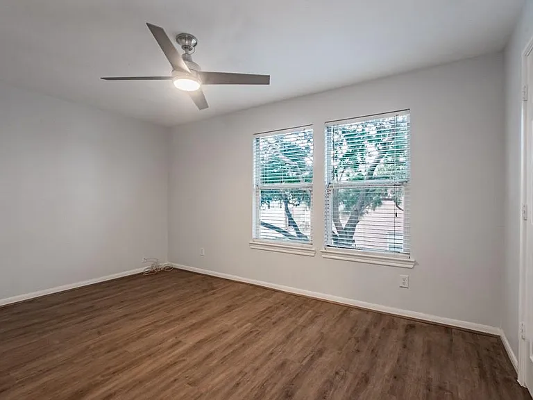 1422 Ruthven St — Photo 23