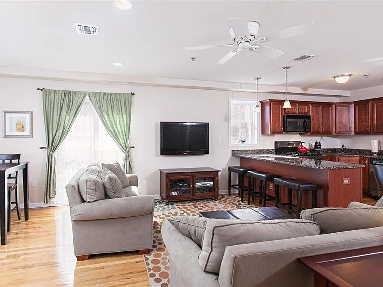 200 Jackson St #3 — Photo 3