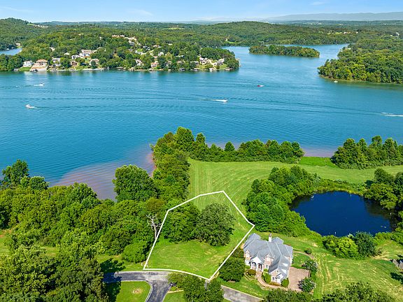 2nd image of 360 Cormorant Dr