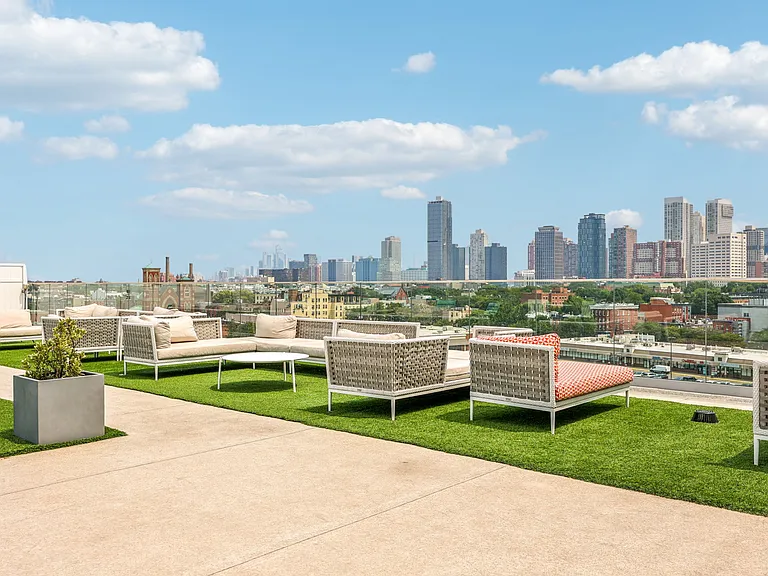 460 Grand — Photo 27