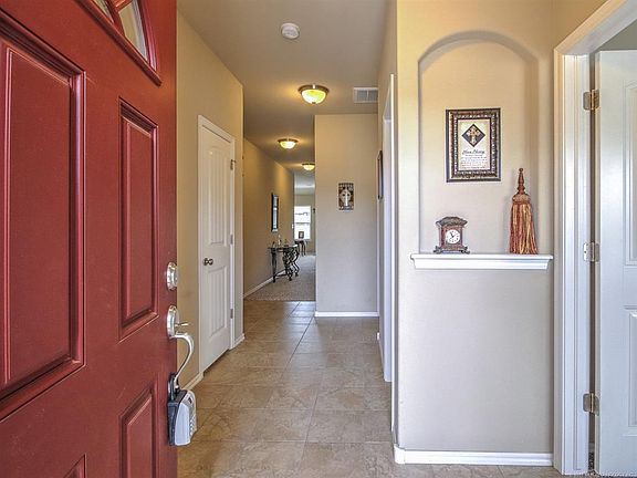 4th image of 1355 W Ross Ave