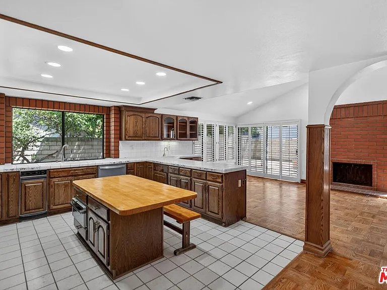 7652 Quimby Ave — Photo 11