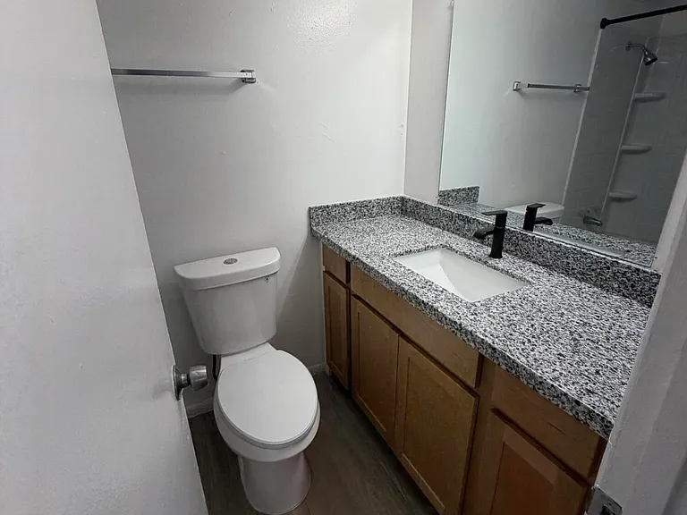 2150 W Missouri Ave #104 — Photo 15