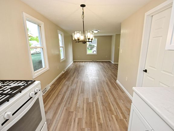 3rd image of 1014 W Bryan St
