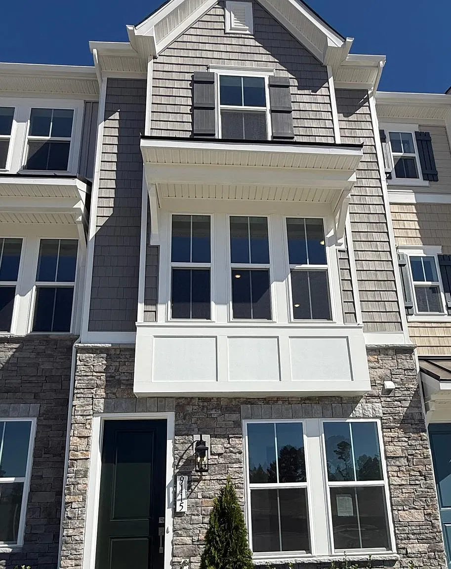 3 bed, 3.5 bath, 1665 sqft, $2,650 — Photo 2