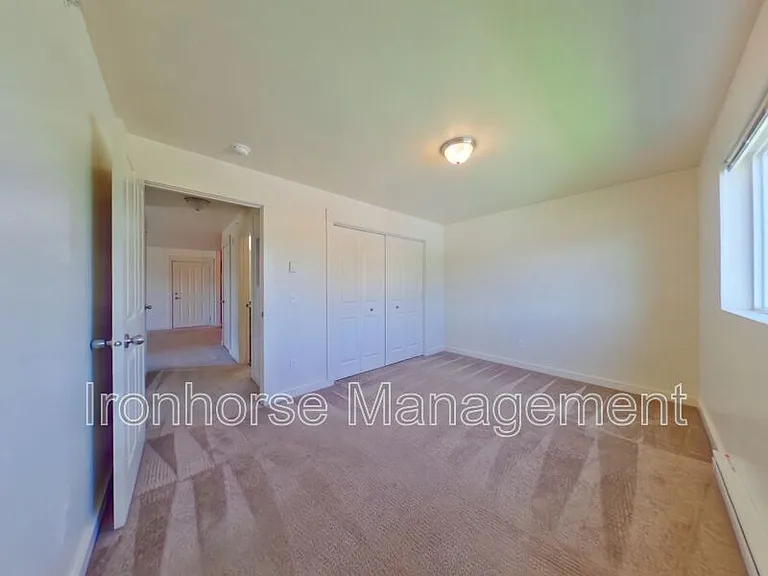 807 W Villard St #20 — Photo 13