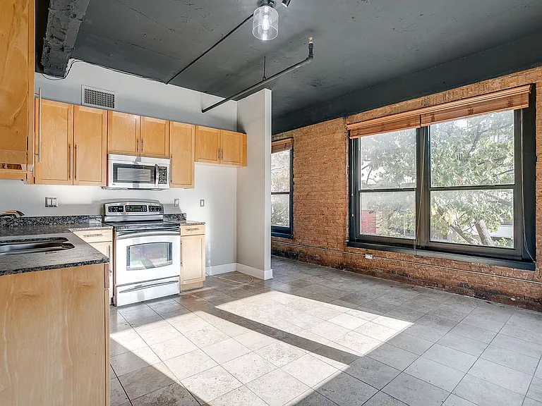 910 Houston St #301 — Photo 19