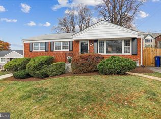 941 N McKinley Rd, Arlington, VA 22205