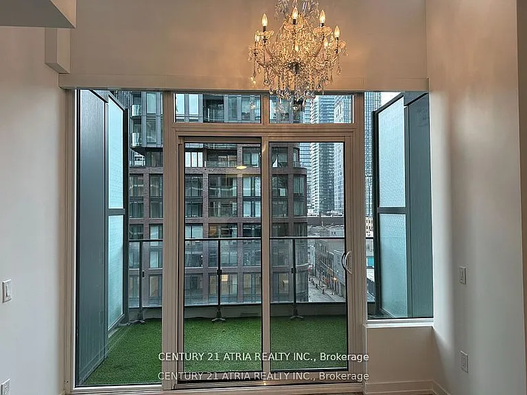 77 Shuter St #725 — Photo 18
