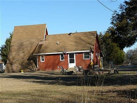 2nd image of 2589 Elmwood Dr