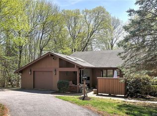 7 Wordins Ln, Trumbull, CT 06611