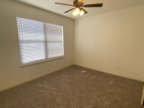 4th image of 401 Kline Ave #A