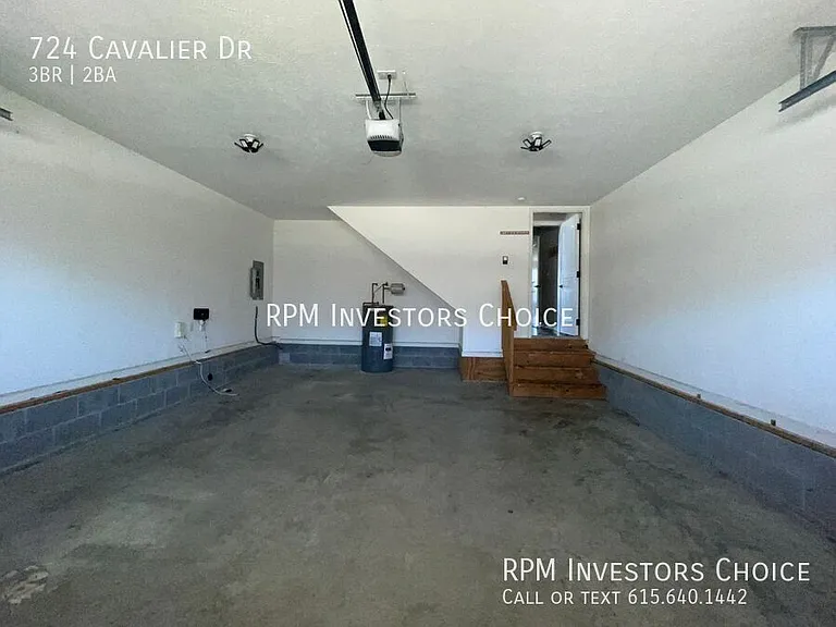 724 Cavalier Dr — Photo 18