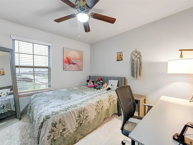 1615 Goose Island Ln — Photo 35