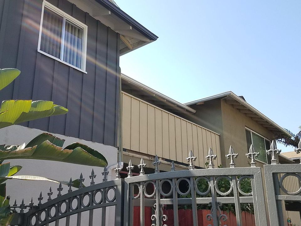 1st image of 13449 Moorpark St APT D